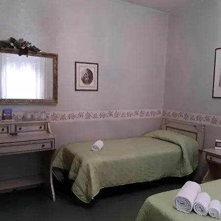 Bed and Breakfast AmbraBed Lunghezza Station Exterior foto